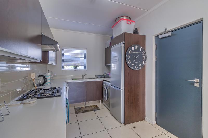 To Let 3 Bedroom Property for Rent in Somerset West Western Cape